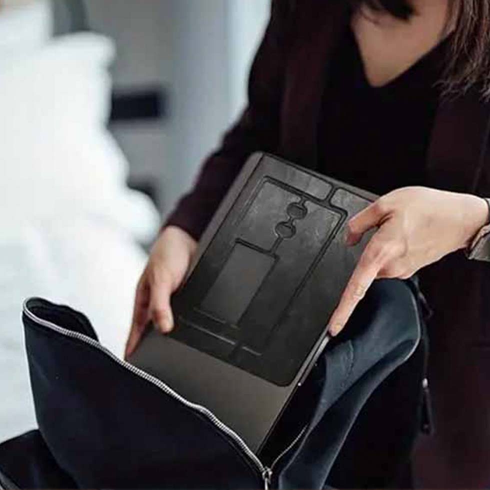 <strong>Mousepad Pro.</strong> Un escritorio organizado, una mente tranquila.