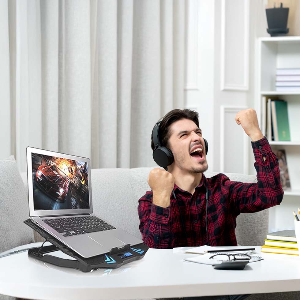 <strong>Cooling Base K5.</strong> Protege tu notebook, cuida tu postura.