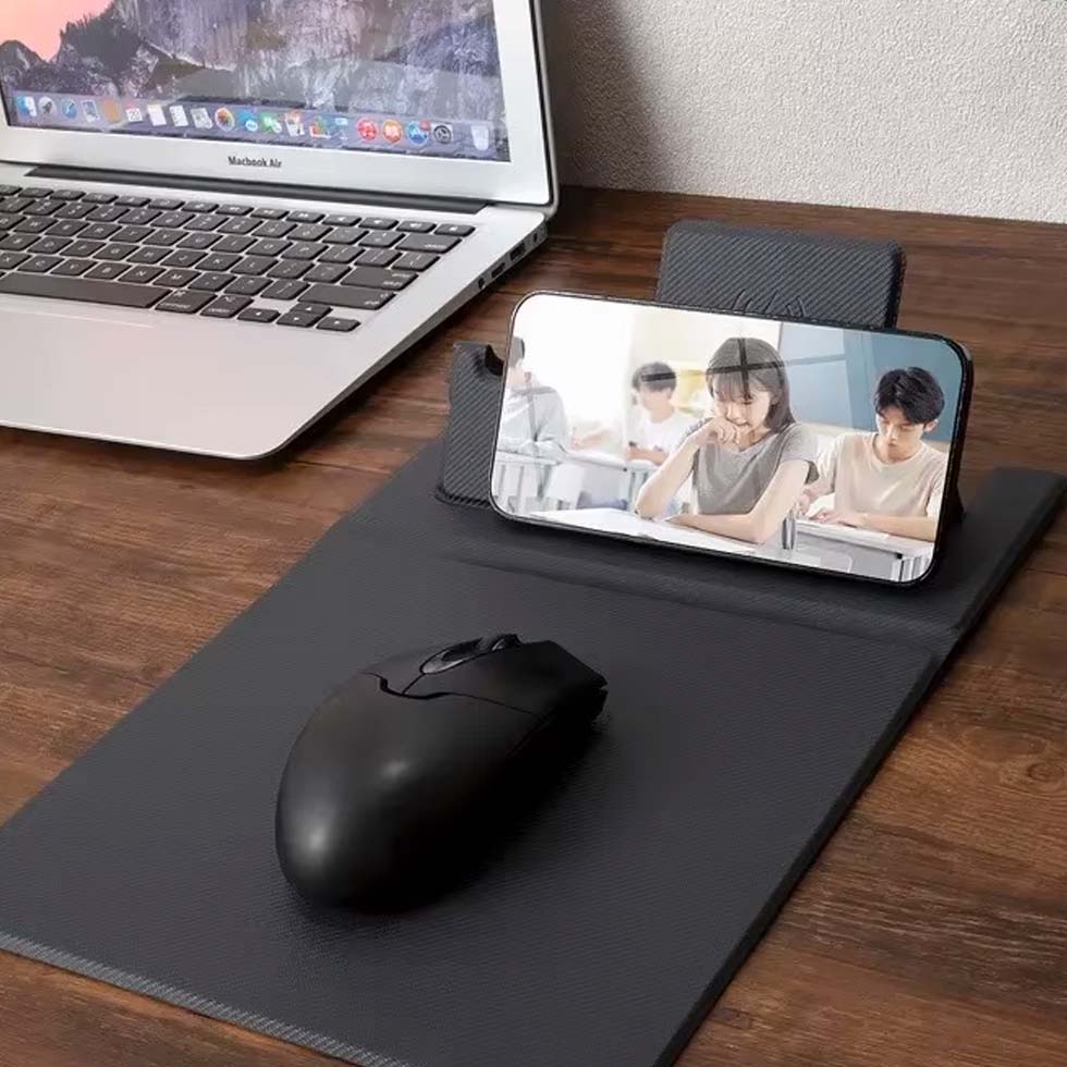 <strong>Mousepad Pro.</strong> Un escritorio organizado, una mente tranquila.